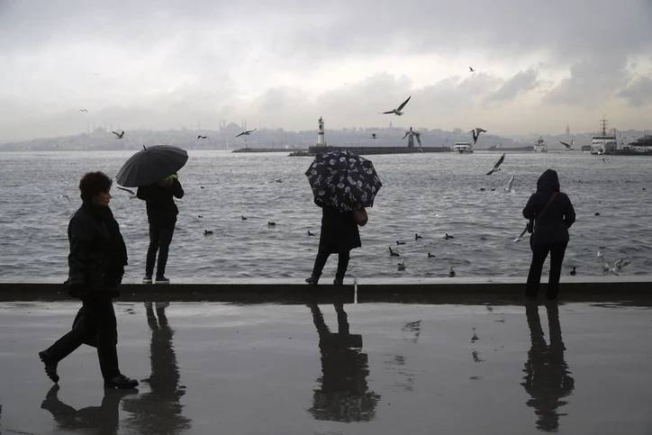 İstanbul’da sağanak alarmı: Saat 16.00’dan itibaren eğitime ara! 1